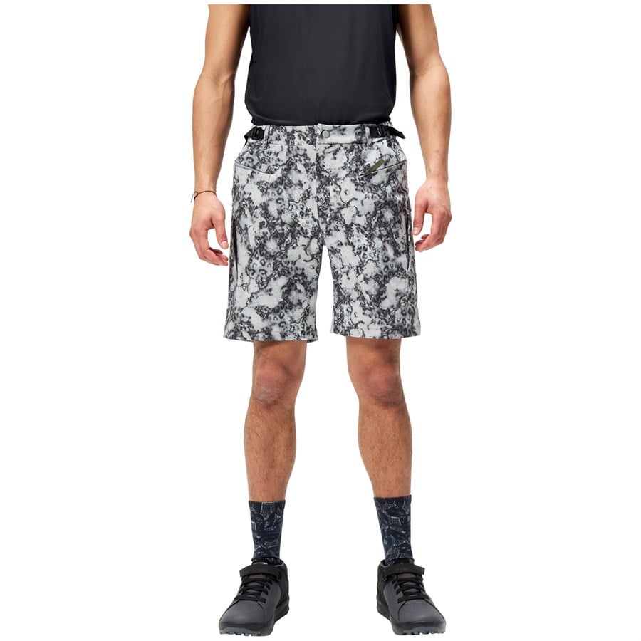 Endura SulTrac Humvee 8" Shorts