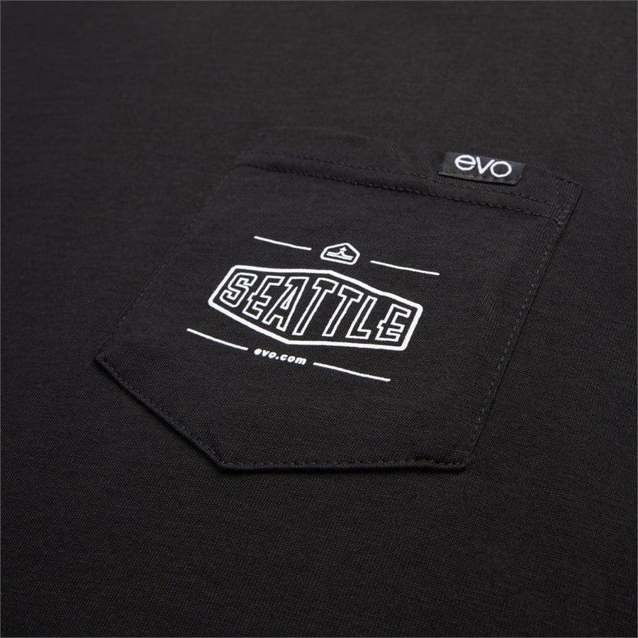 Evo Basic Pocket T-Shirt - Unisex