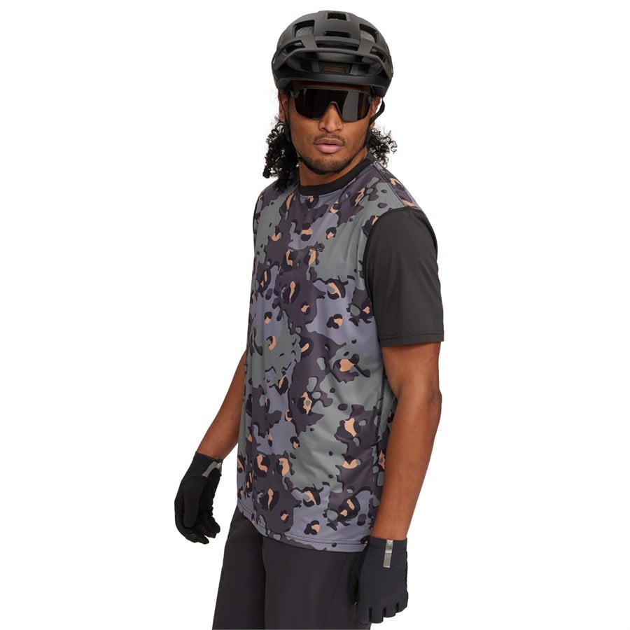 Evo Lookout Short-Sleeve Bike Jersey