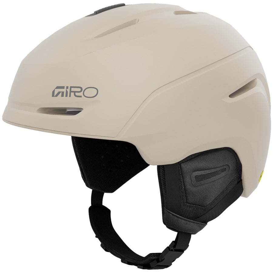 Giro Neo MIPS Helmet