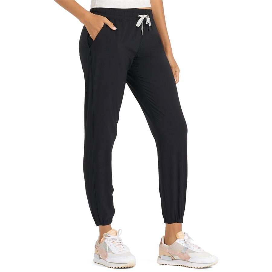 Vuori Weekend Joggers - Women's
