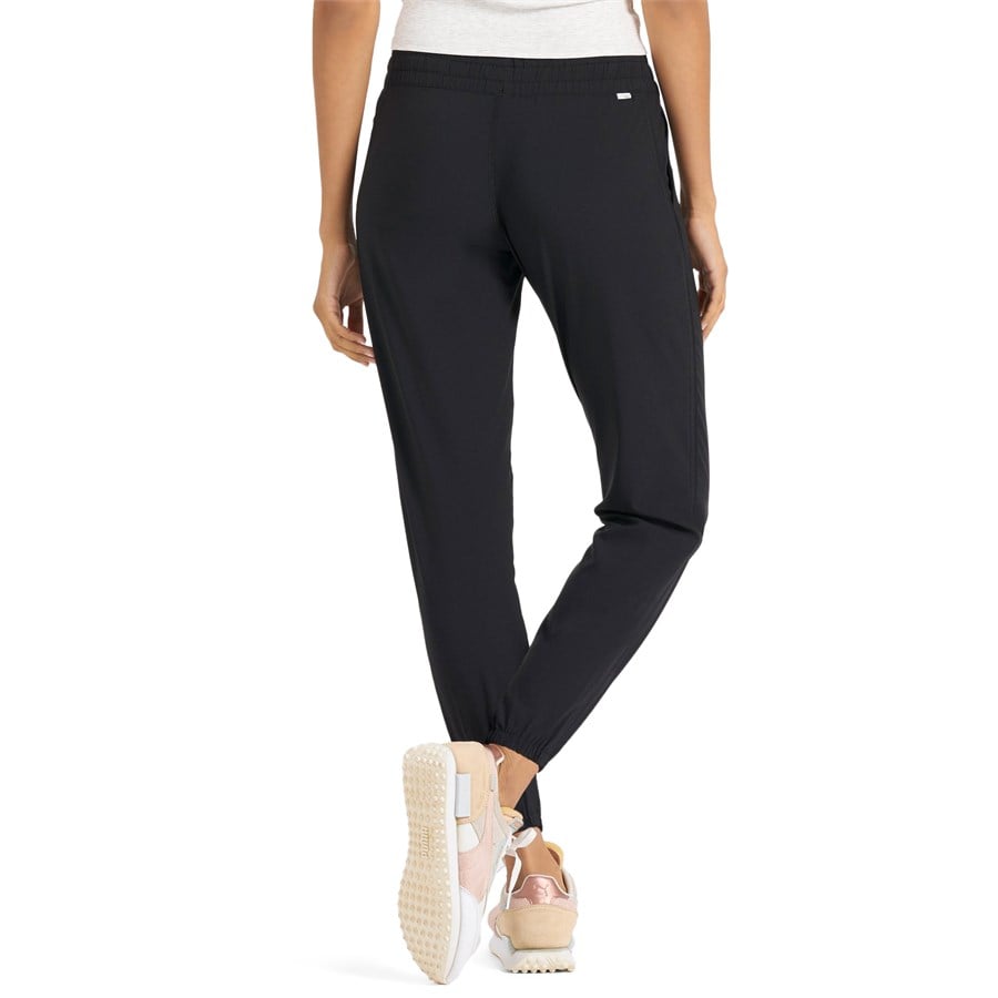 Vuori Weekend Joggers - Women's